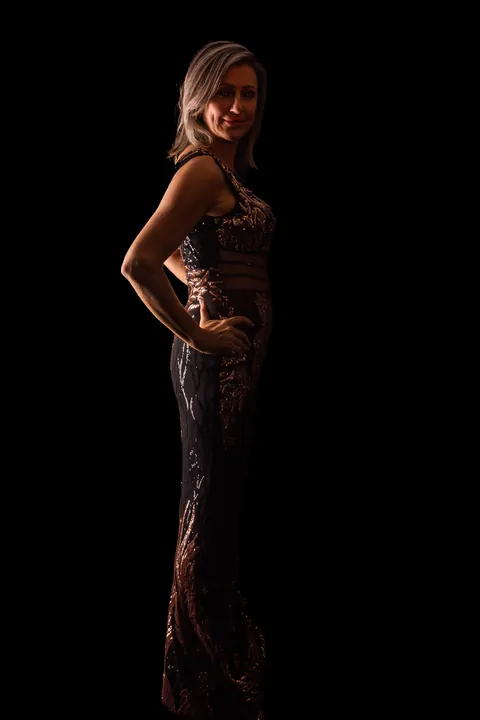 Retrato de corpo inteiro de Manuela Campos